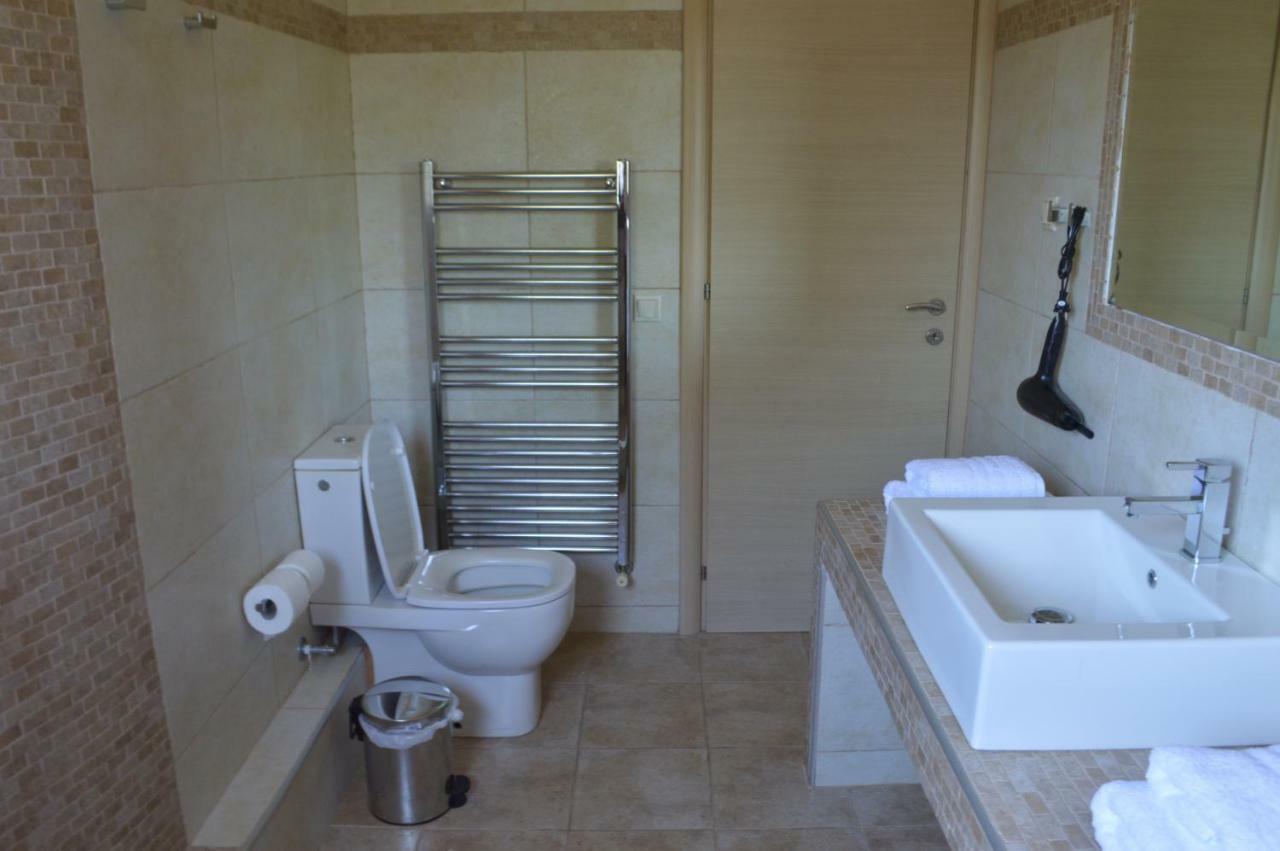M Varkes Villa เนอามูดาเนีย ภายนอก รูปภาพ