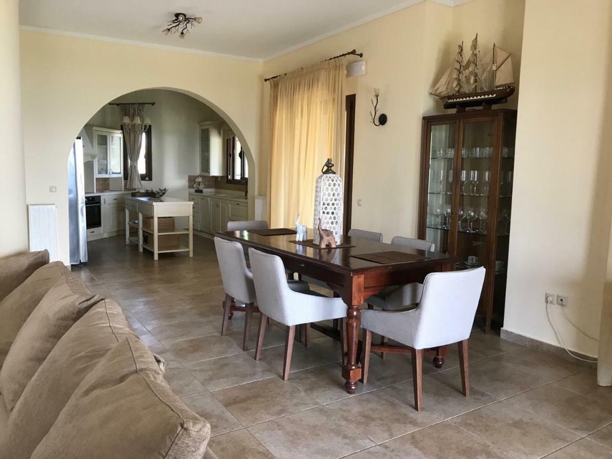 M Varkes Villa เนอามูดาเนีย ภายนอก รูปภาพ